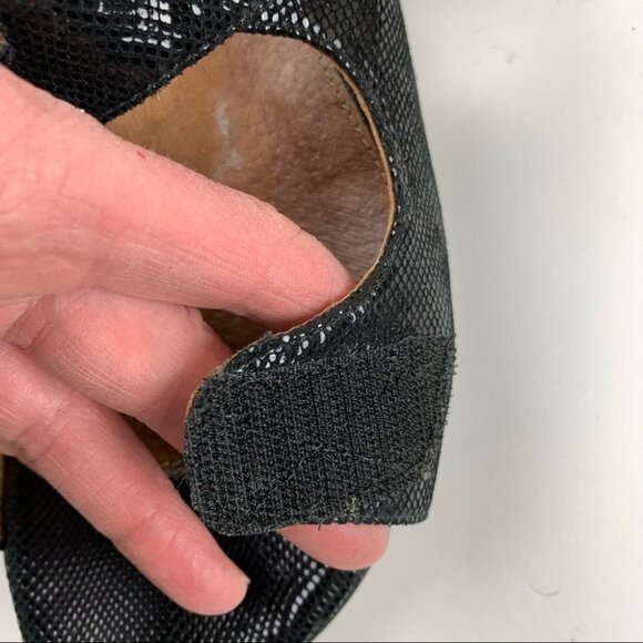 CLARKS Artisan I Black Leather I Sandal - Picture 7 of 12